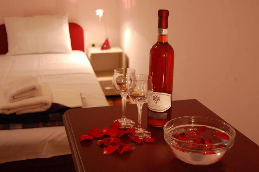 Hotel Montenegro Struga Eksteriør bilde